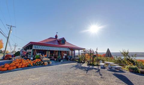 Ferme le Comte de Roussy — ferme locale à Capitale-Nationale